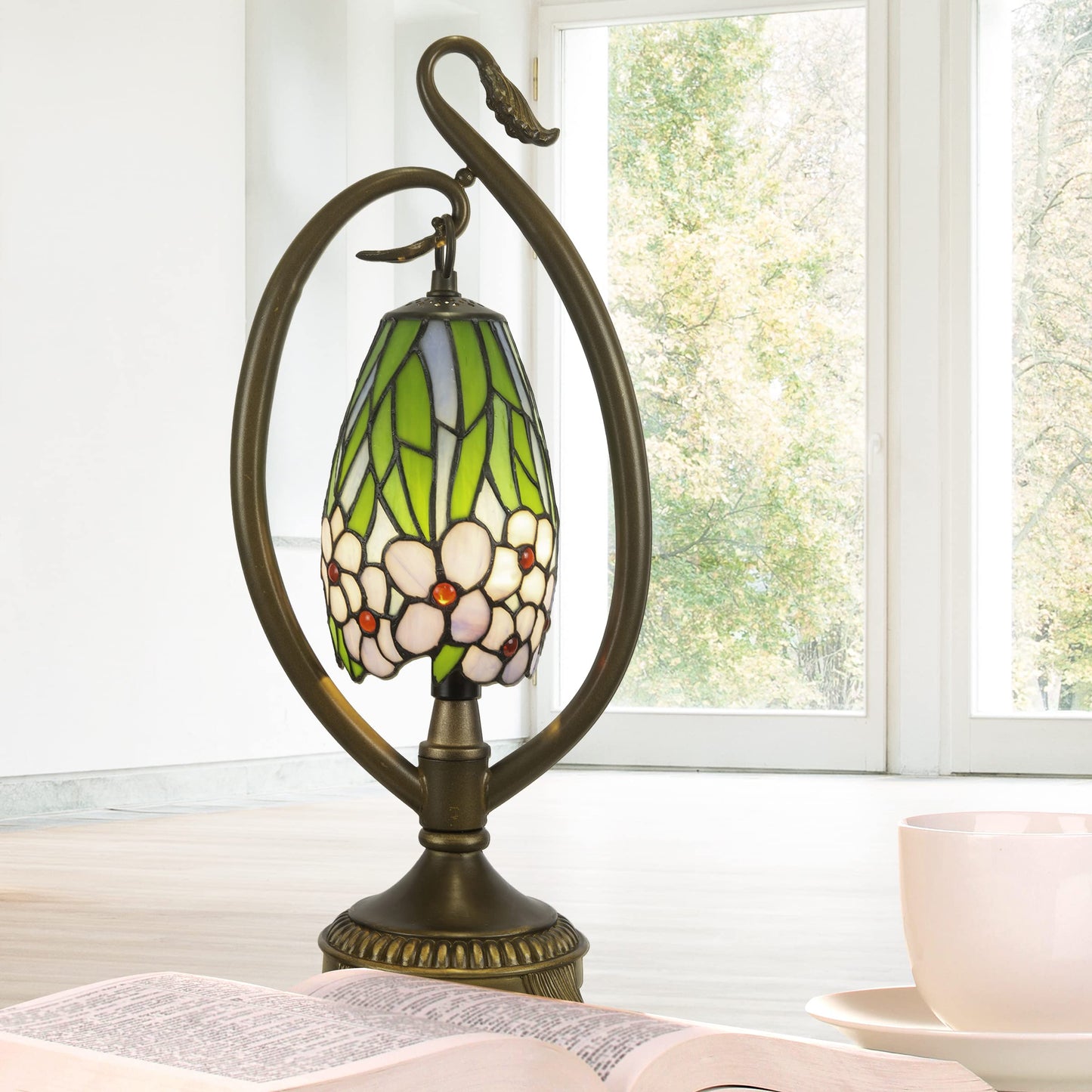 Tiffany Style Accent Lamp