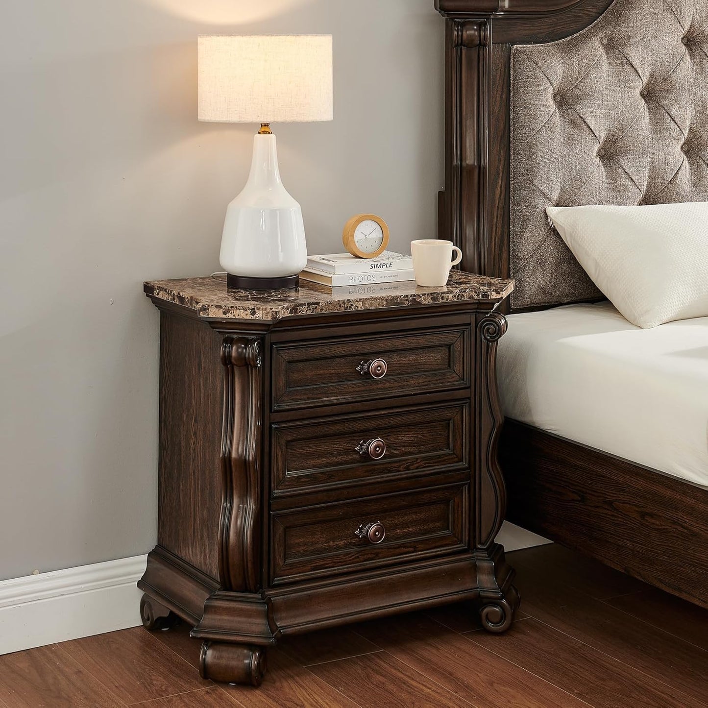 Traditional Tufted Platform Bedroom Set