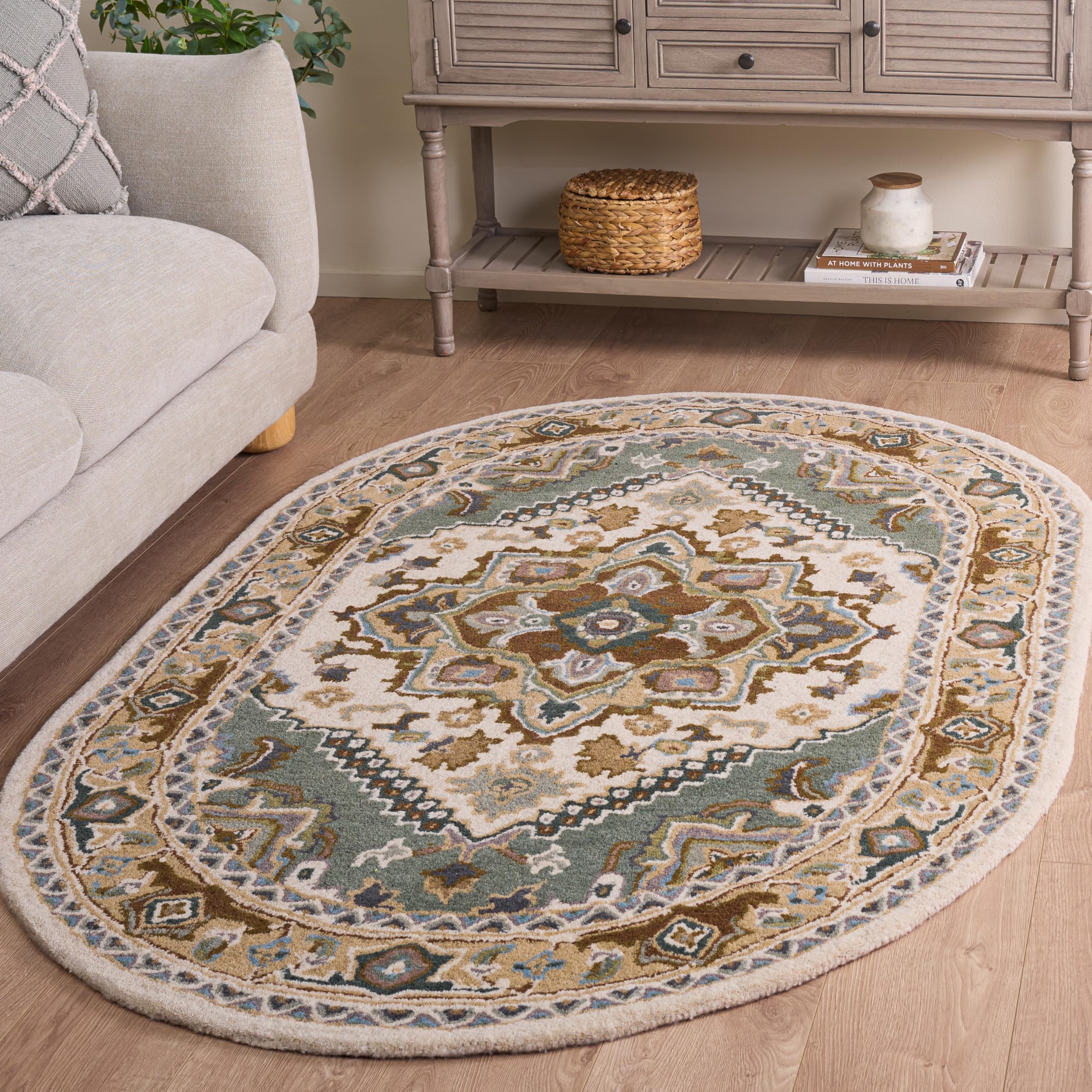 Heritage Traditional Area Rug Collection