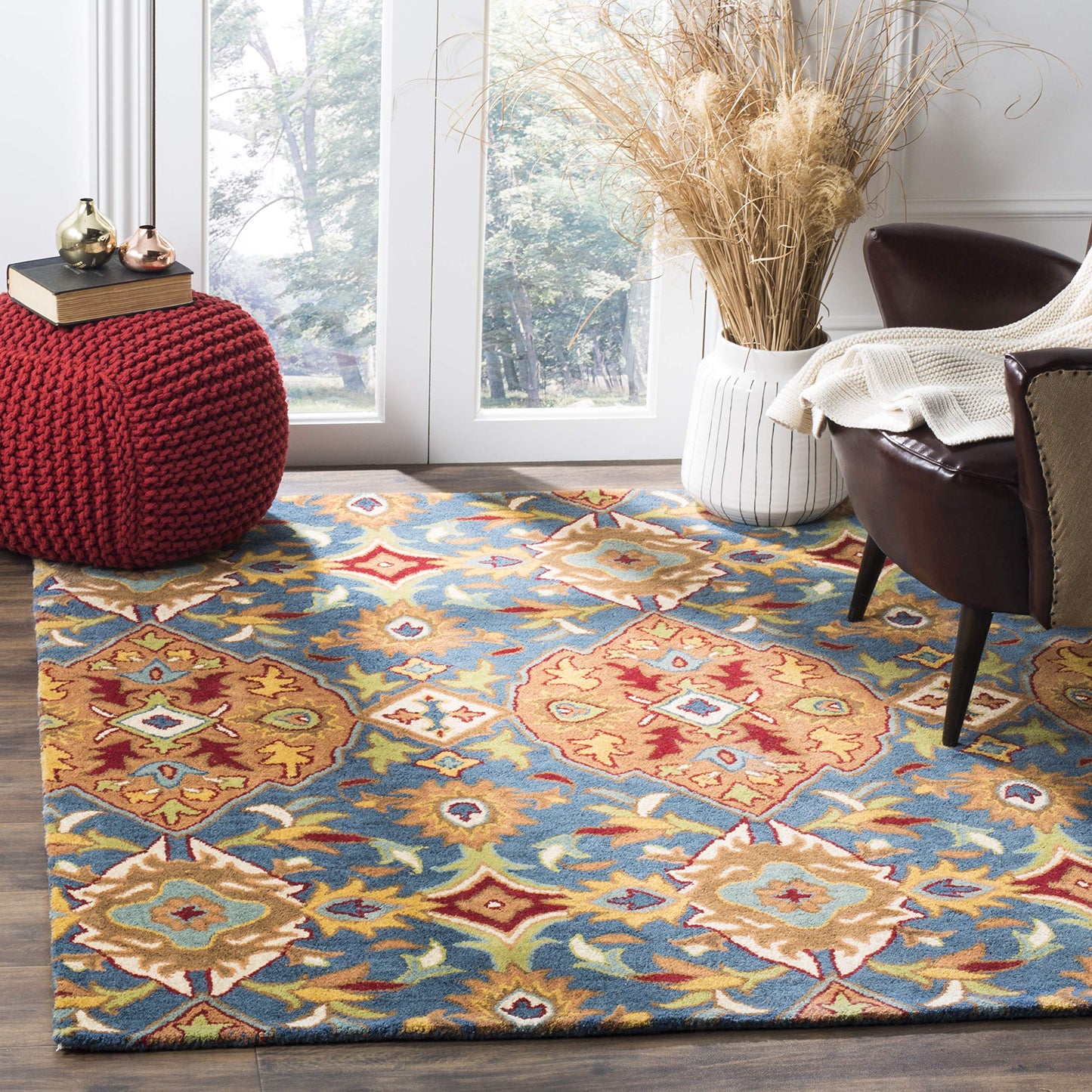 Traditional Oriental Wool Area Rug